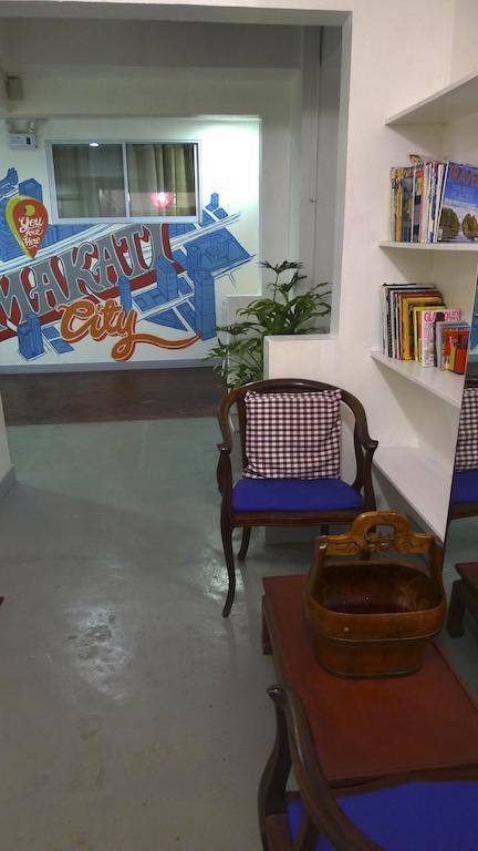Lokal Hostel Makati City Buitenkant foto