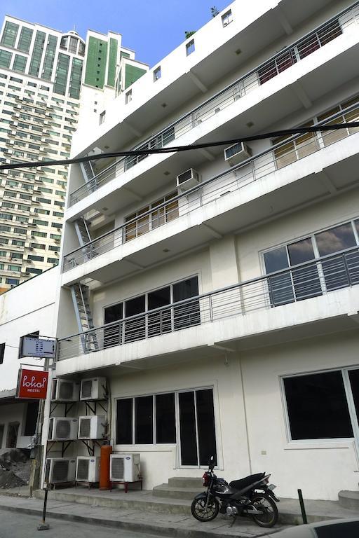 Lokal Hostel Makati City Buitenkant foto